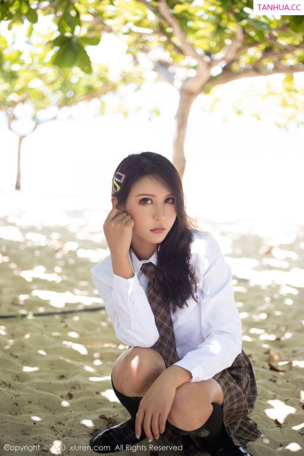 SOLO-尹菲  [XiuRen]高清写真图 2020.08.17 No.2447 Emily顾奈奈第4张图片